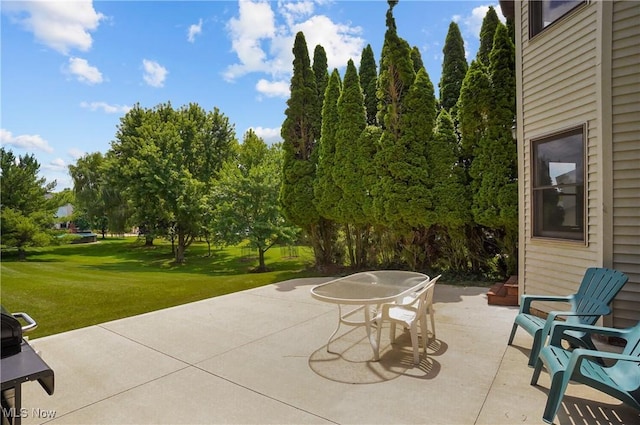 8883 Michaels Ln, Broadview Heights, OH 44147 - view of patio / terrace featuring outdoor dining area