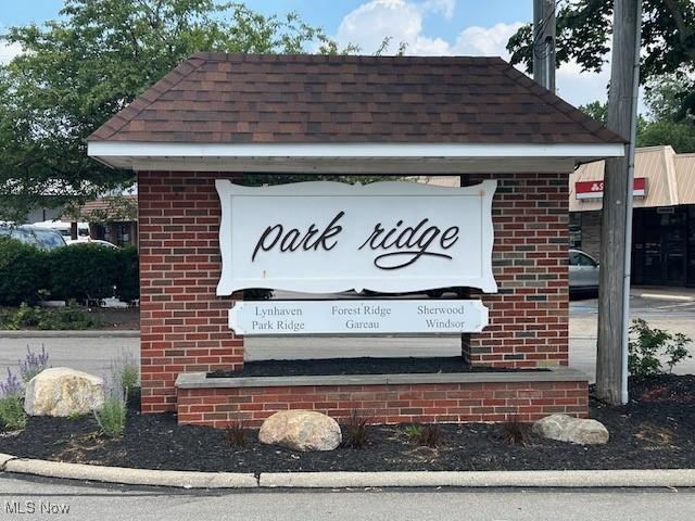 6122 Forest Ridge Dr, North Olmsted, OH 44070 - view of community / neighborhood sign