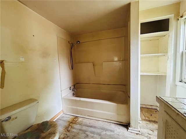 518 Jefferson Ave, Cambridge, OH 43725 - full bath featuring shower / washtub combination and vanity
