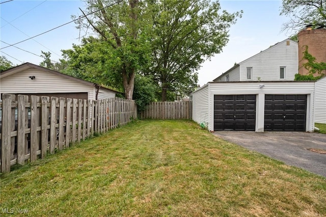 18112 Lomond Blvd, Shaker Heights, OH 44122 - view of yard with a garage and an outdoor structure