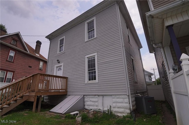 124 Peeler St, Mingo Junction, OH 43938 - rear view of house with a deck