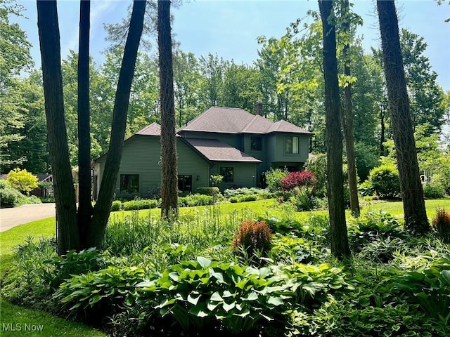 8985 Williams Rd, Chardon, OH 44024 - view of front of home featuring a chimney