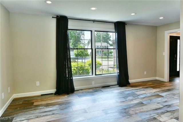 191 Maple Leaf Dr, Hubbard, OH 44425 - spare room featuring wood finished floors and recessed lighting