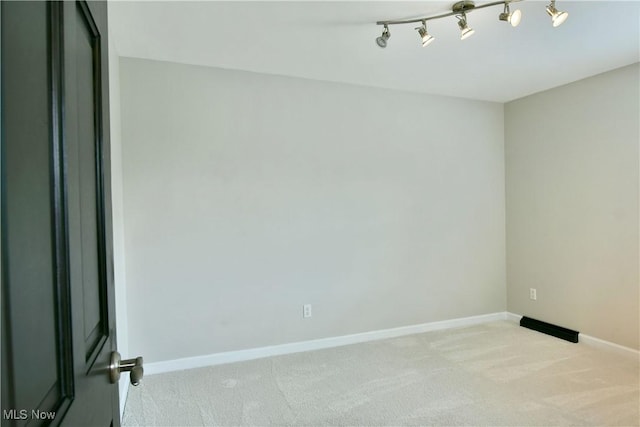 191 Maple Leaf Dr, Hubbard, OH 44425 - unfurnished room with light carpet and baseboards
