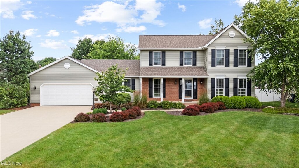 923 Southmoor Cir NE, Canton, OH 44721 - photo 1
