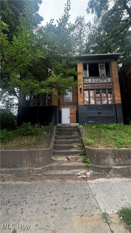 15924 Euclid Ave, East Cleveland, OH 44112 - view of front of house