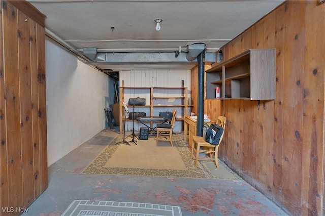 4019 Euclid Blvd, Youngstown, OH 44512 - finished basement with wooden walls