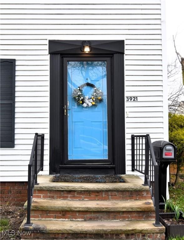3921 Grosvenor Rd, South Euclid, OH 44118 - entrance to property