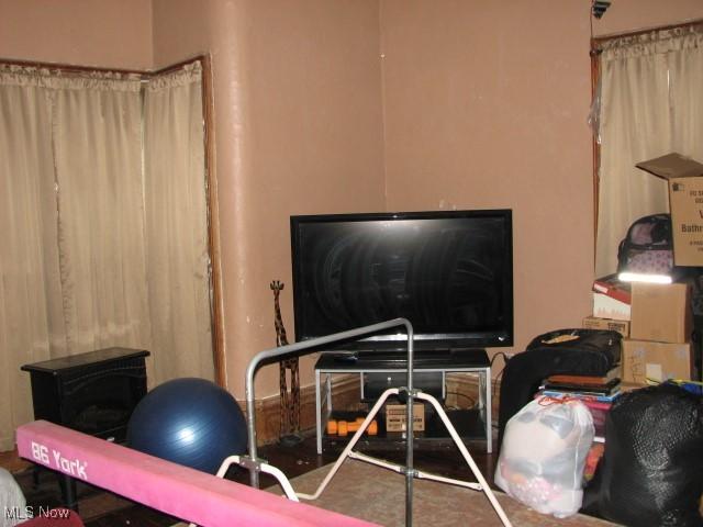 124 Hickory St, Andover, OH 44003 - view of bedroom