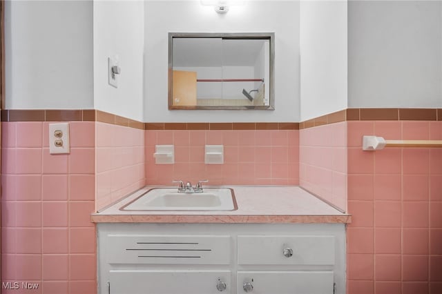 4031 Suffolk Rd, South Euclid, OH 44121 - bathroom with tile walls and vanity