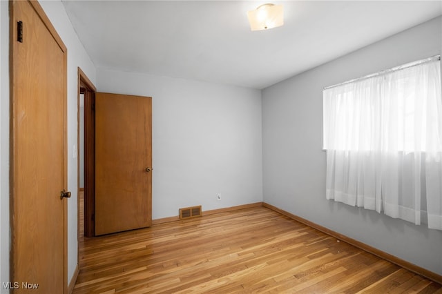 4031 Suffolk Rd, South Euclid, OH 44121 - empty room featuring light wood finished floors and baseboards