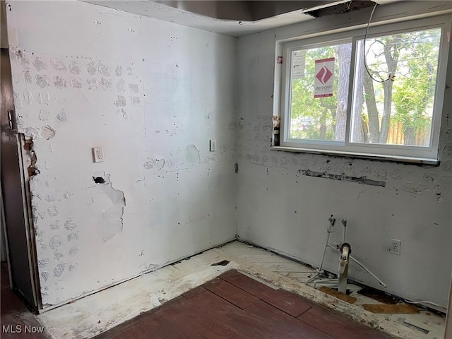 20171 Lake Shore Blvd, Euclid, OH 44123 - view of empty room