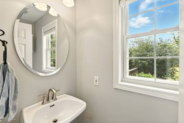 4020 Bishops Gate Cir, Stow, OH 44224 - bathroom with a sink