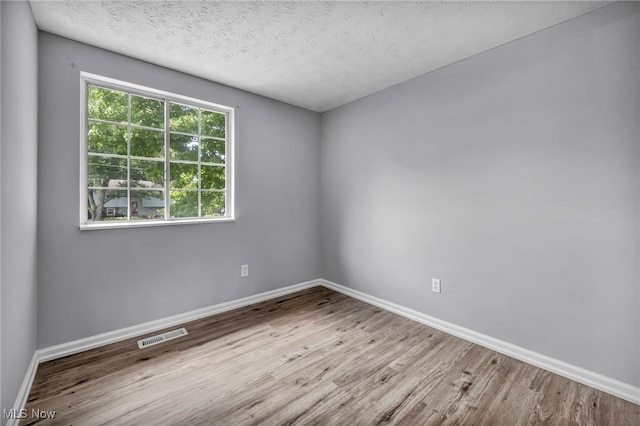 719 Indiana Ave, Mcdonald, OH 44437 - photo 18