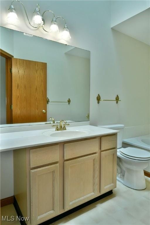 106 N Aspen Ct Unit 4, Warren, OH 44484 - bathroom with vanity and a bathtub