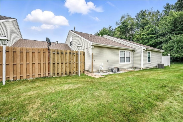 3310 Trappers Trl Unit C, Cortland, OH 44410 - rear view of house