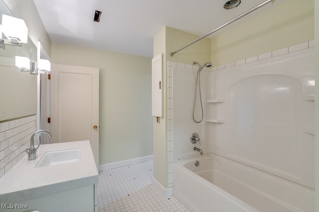 1012 Bunker Dr Unit 307, Akron, OH 44333 - bathroom with shower / bath combination and vanity