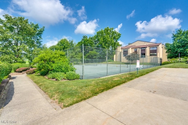 1012 Bunker Dr Unit 307, Akron, OH 44333 - view of tennis court