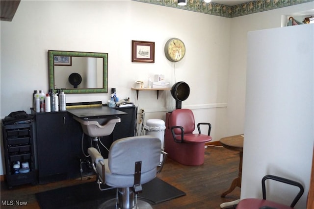 208 2nd St SW, Carrollton, OH 44615 - office space with wood finished floors