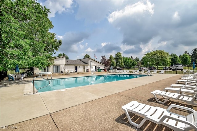 7208 S Galahad Pl, Concord Township, OH 44077 - community pool with a patio