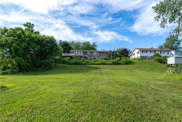 659 Lake Rd, Conneaut, OH 44030 - view of grassy yard