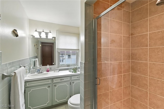 136 Elmridge Rd, Mansfield, OH 44907 - bathroom with a stall shower and vanity