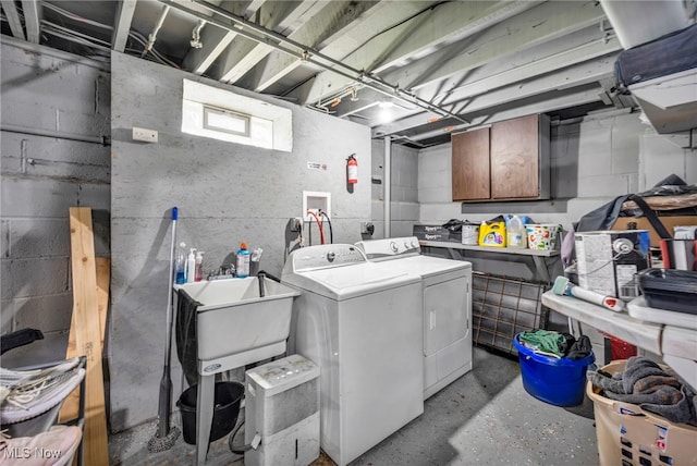 21100 Watson Rd, Maple Heights, OH 44137 - washroom with washing machine and clothes dryer