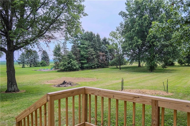9306 Beech St, Louisville, OH 44641 - view of grassy yard