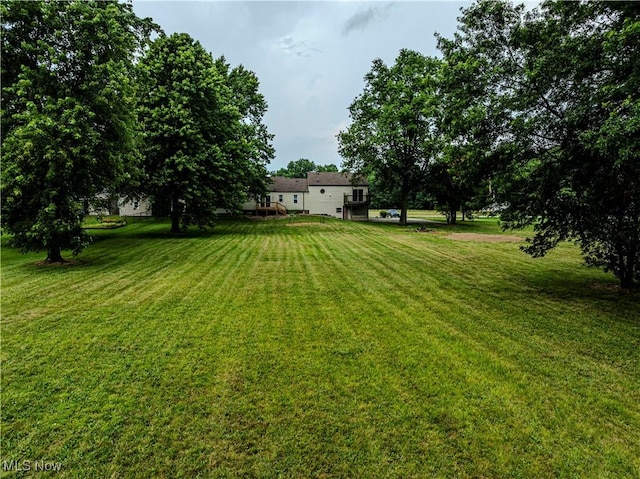 9306 Beech St, Louisville, OH 44641 - view of green lawn