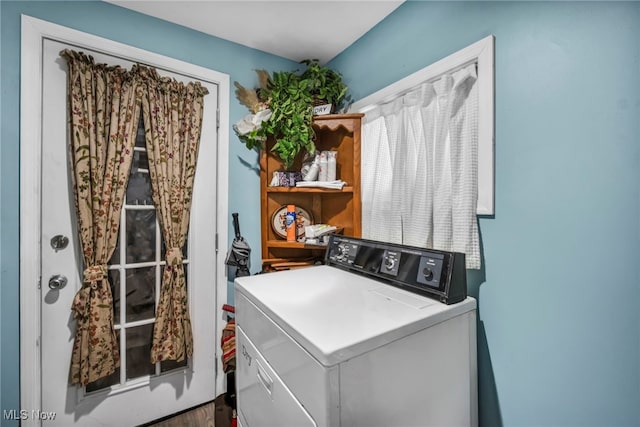 1552 E 254th St, Euclid, OH 44117 - washroom featuring separate washer and dryer
