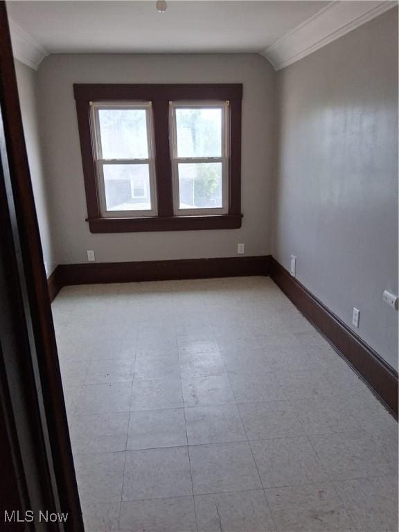 930 Evangeline Rd, Cleveland, OH 44110 - photo 21