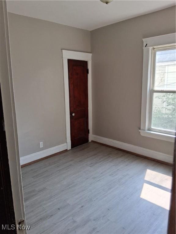 930 Evangeline Rd, Cleveland, OH 44110 - photo 5