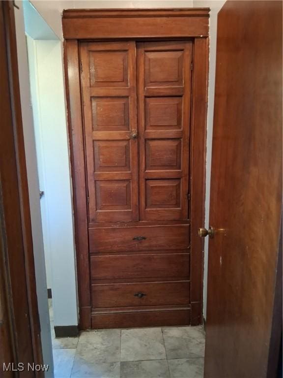930 Evangeline Rd, Cleveland, OH 44110 - photo 8