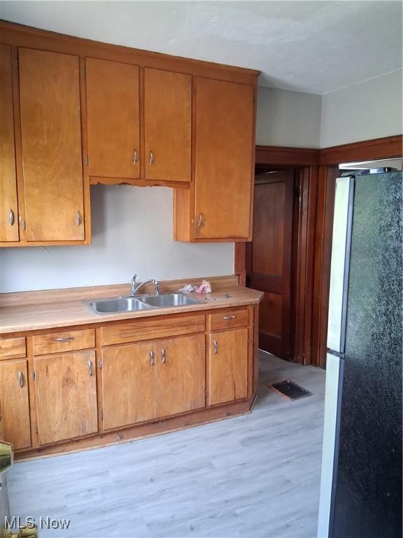 930 Evangeline Rd, Cleveland, OH 44110 - photo 9