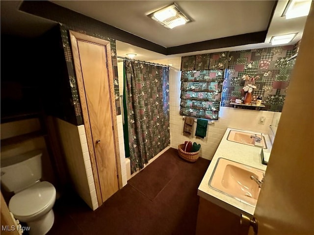 130 E 199th St, Euclid, OH 44119 - bathroom featuring toilet and double vanity
