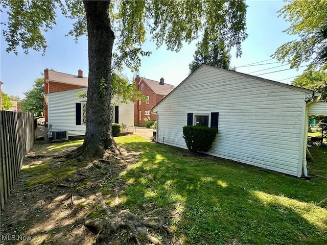 130 E 199th St, Euclid, OH 44119 - view of yard