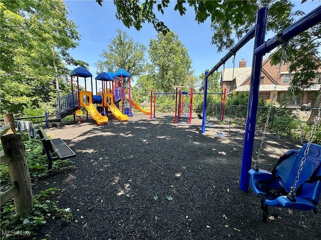 130 E 199th St, Euclid, OH 44119 - view of community play area