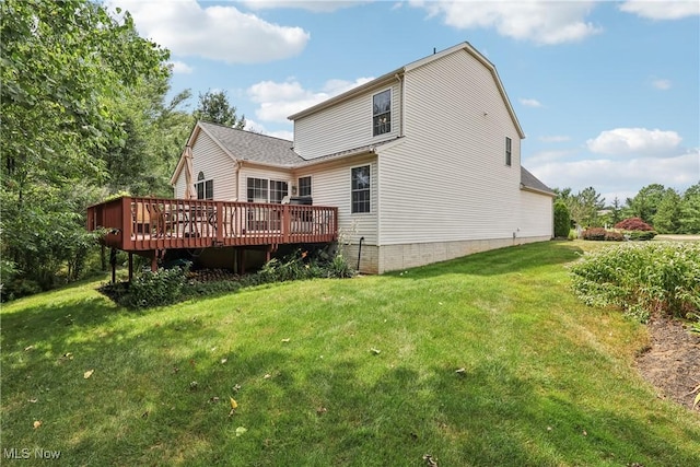 957 Devonwood Dr, Wadsworth, OH 44281 - back of property with a wooden deck and a yard