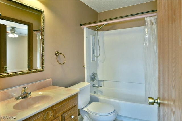 894 Pearson Cir Unit 3, Boardman, OH 44512 - bathroom with vanity, shower / bath combo, and a ceiling fan