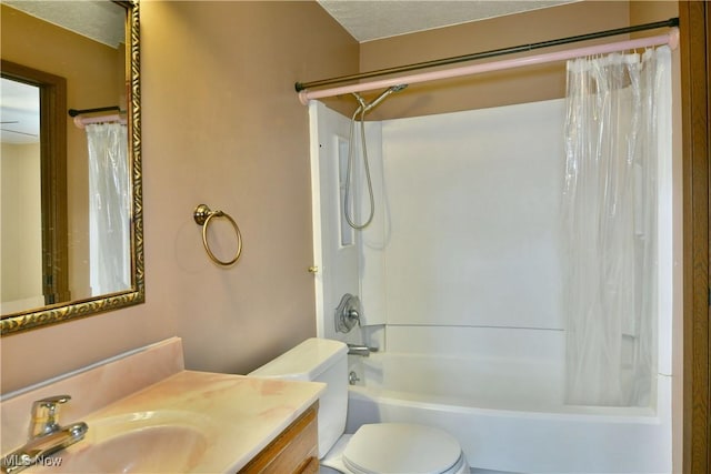 894 Pearson Cir Unit 3, Boardman, OH 44512 - bathroom featuring shower / bath combination with curtain and vanity
