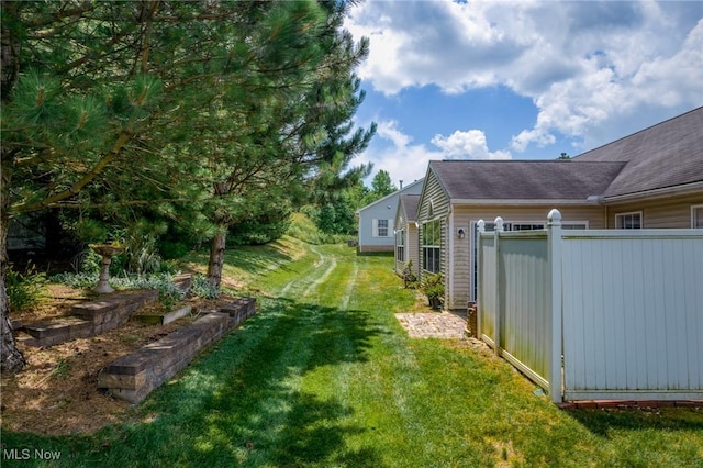 1446 Chesapeake Ave, Louisville, OH 44641 - view of yard