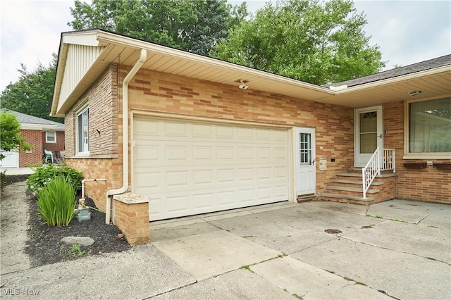 5552 Briarcliff Dr, Garfield Heights, OH 44125 - garage featuring concrete driveway