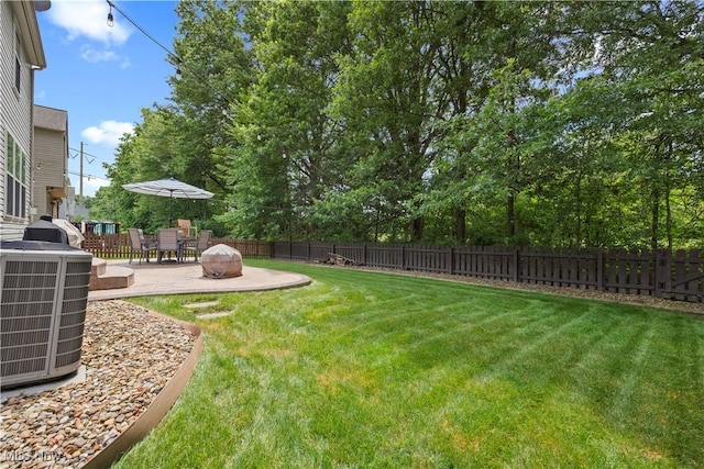 9034 Huxley Ln, Olmsted Twp, OH 44138 - fenced backyard featuring a patio