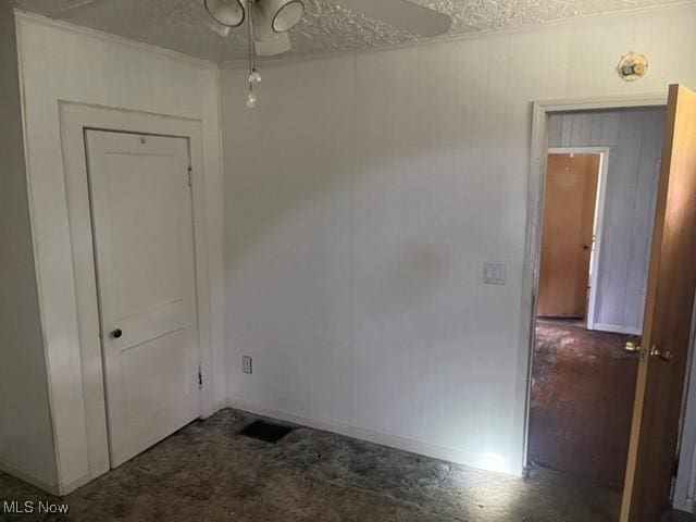 70610 Chermont Rd, Bridgeport, OH 43912 - unfurnished room featuring ceiling fan