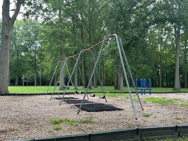 330 Inwood Blvd, Avon Lake, OH 44012 - view of community play area