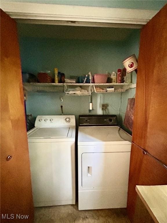 330 Inwood Blvd, Avon Lake, OH 44012 - laundry room with separate washer and dryer