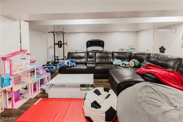 32 Par Three Dr, Follansbee, WV 26037 - living area featuring dark wood-style flooring