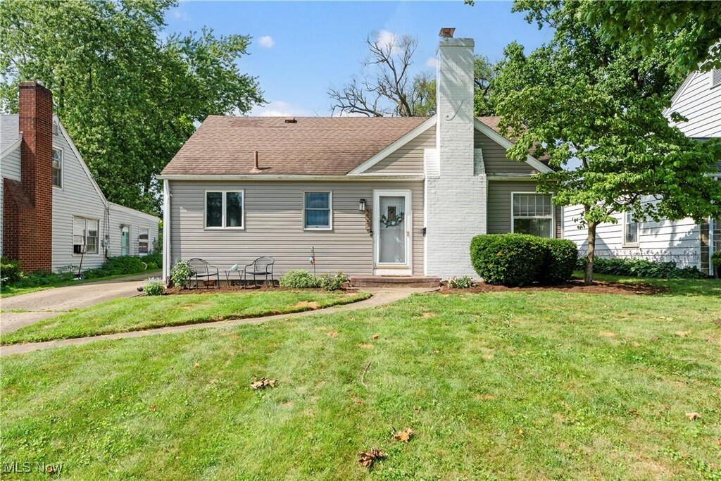 227 32nd St NW, Canton, OH 44709 - photo 1
