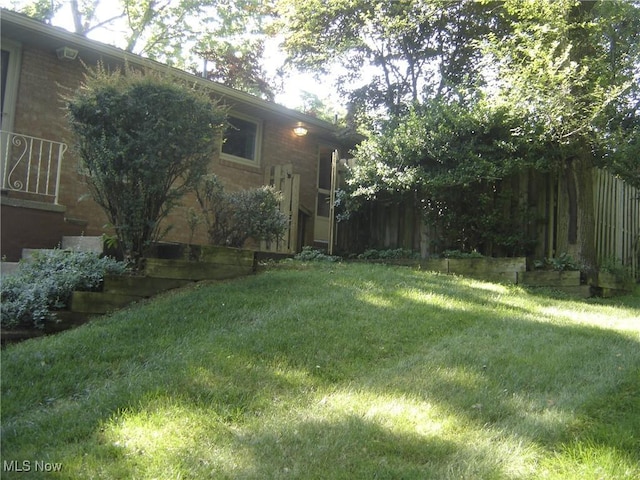 1275 NW Janet Ave, North Canton, OH 44720 - view of yard