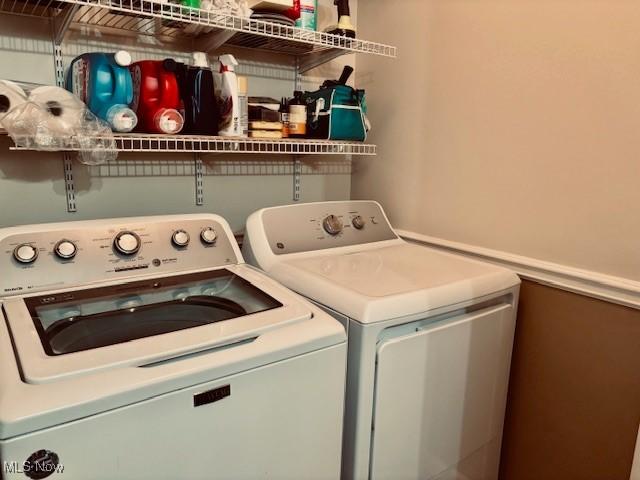 15539 Nantucket Cv # 3, Middlefield, OH 44062 - laundry area featuring washer and clothes dryer